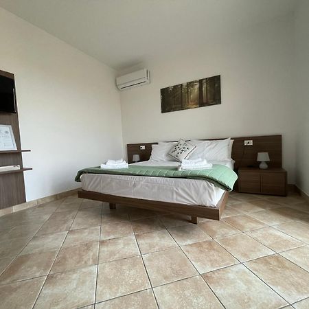 Maison De Cheeramie - Tourist Apartments Tra Mare E Etna Mascali Eksteriør billede