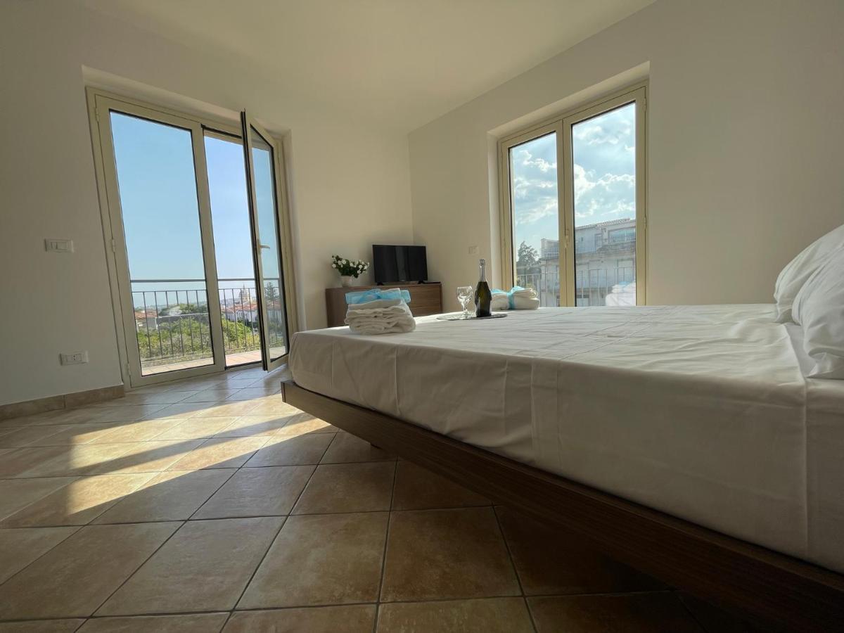 Maison De Cheeramie - Tourist Apartments Tra Mare E Etna Mascali Eksteriør billede